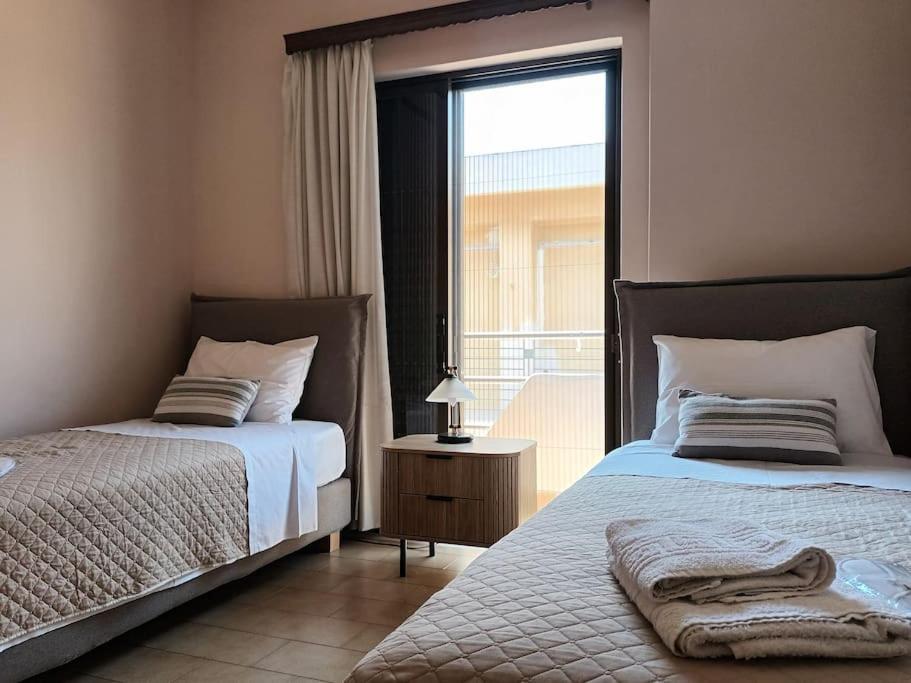 Ippokampos Seaside Artemida Apartment Exterior photo